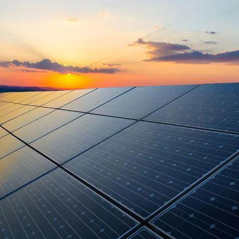 La nueva estrategia de los EAU triplicará la energía renovable en siete años