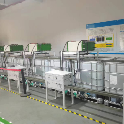 Las baterías de flujo de vanadio son populares en los sistemas de almacenamiento de energía solar y eólica